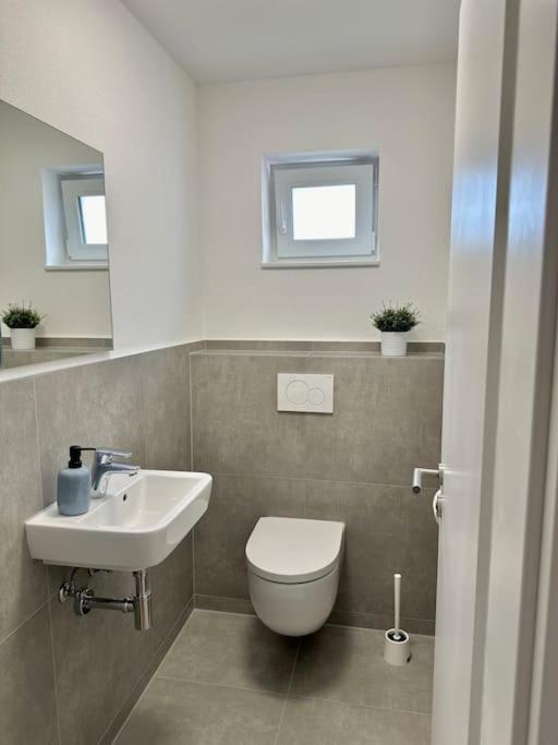 Amao-Pearl I Comfort Suite I 94Qm I Kingsize-Bett I Exklusiv Mit Balkon & Tiefgarage I Aufzug Offenburg Kültér fotó