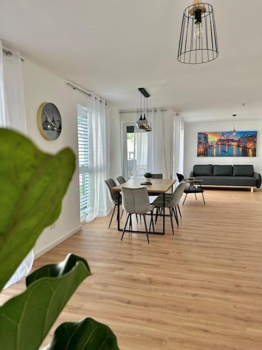 Amao-Pearl I Comfort Suite I 94Qm I Kingsize-Bett I Exklusiv Mit Balkon & Tiefgarage I Aufzug Offenburg Kültér fotó